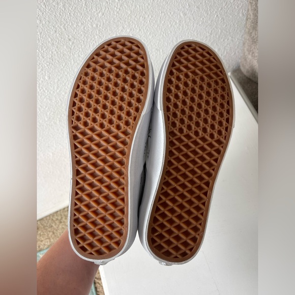 Vans Classic Slip-On Low Tide True White Skeleton Skull Beach Surfing Shoes 7.5 - Picture 5 of 5